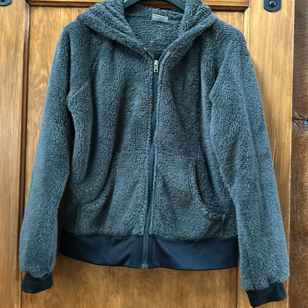 Women Columbia size Medium grey zipper sweatshirt